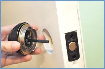 State Locksmith Services Pittsburgh, PA 412-595-9371 - 5-change-locks-service
